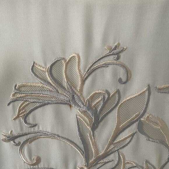 WHBM Embroidered Top Size L Floral Chiffon Sleeveless White Tank Blouse - Picture 4 of 6